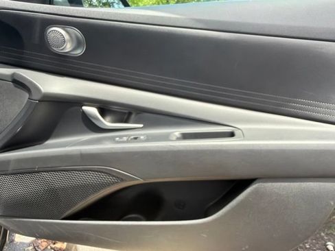 Used 2023 Hyundai Elantra SEL FWD image 28