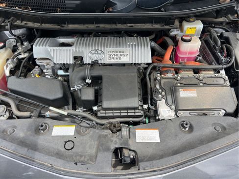 Used 2016 Toyota Prius V Five FWD image 30