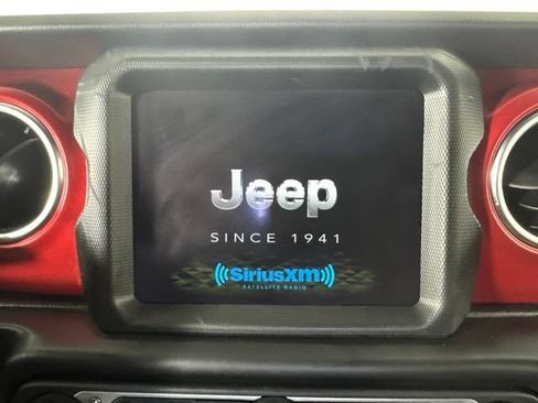 Used 2023 Jeep Gladiator Rubicon w/ Cold Weather Group AWD/4WD image 15