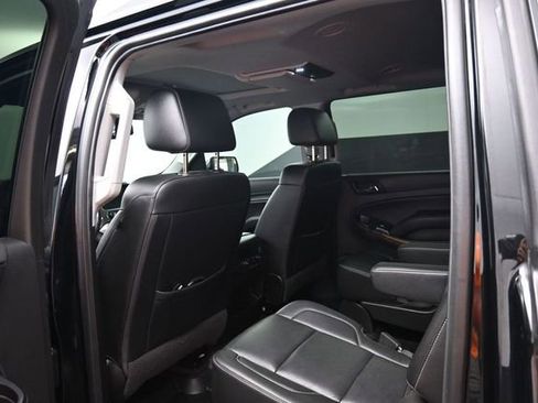 Used 2020 Chevrolet Suburban Premier AWD/4WD image 14