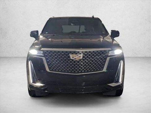 Used 2022 Cadillac Escalade Premium Luxury image 2