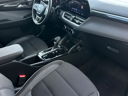 Used 2024 Chevrolet TrailBlazer LT w/ Convenience Package image 19