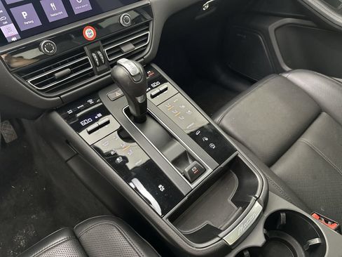 Used 2023 Porsche Macan AWD/4WD image 21