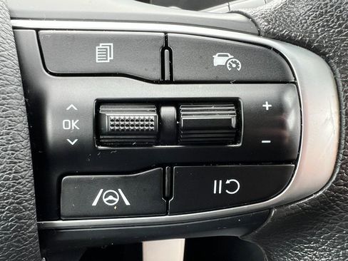 Used 2025 Kia Sportage LX image 21