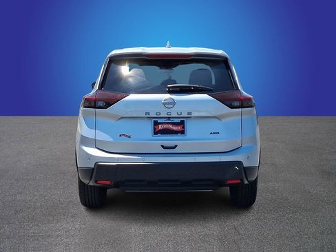 Used 2025 Nissan Rogue SV AWD/4WD image 5