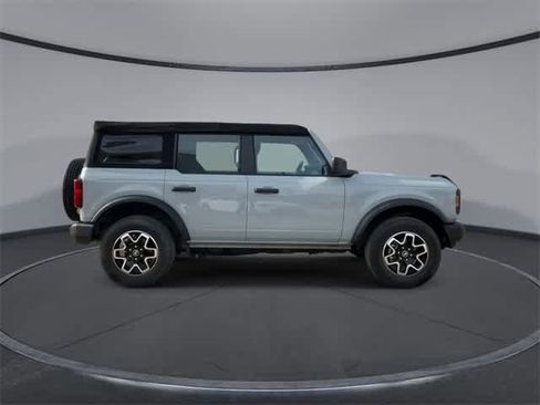 Used 2022 Ford Bronco Base image 9