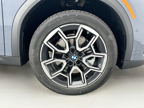 Used 2026 BMW X2 xDrive28i w/ Technology Package AWD/4WD image 32