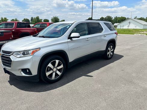 Used 2020 Chevrolet Traverse LT w/ LT Premium Package FWD image 7