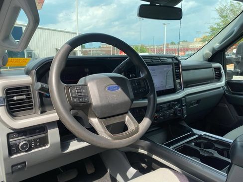 Used 2023 Ford F250 XLT w/ Black Appearance Package AWD/4WD image 13