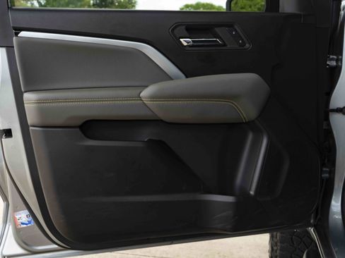 Used 2024 Chevrolet Colorado ZR2 AWD/4WD image 36