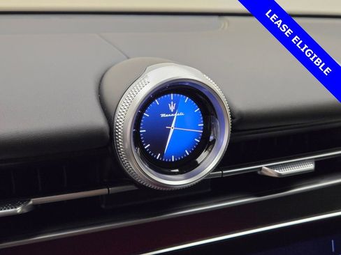 Used 2025 Maserati Grecale Modena image 41