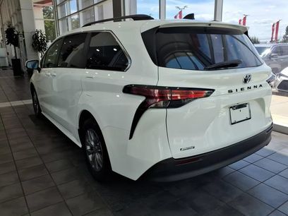 Used 2021 Toyota Sienna LE