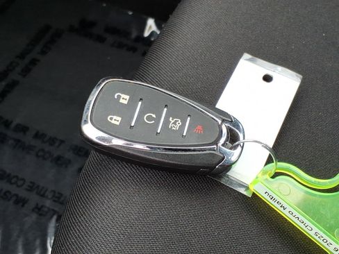 Used 2025 Chevrolet Malibu LS image 25