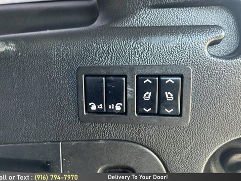 Used 2020 Chevrolet Suburban LT AWD/4WD image 15