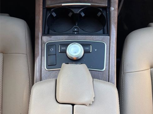 Used 2012 Mercedes-Benz E 350 4MATIC Sedan image 17