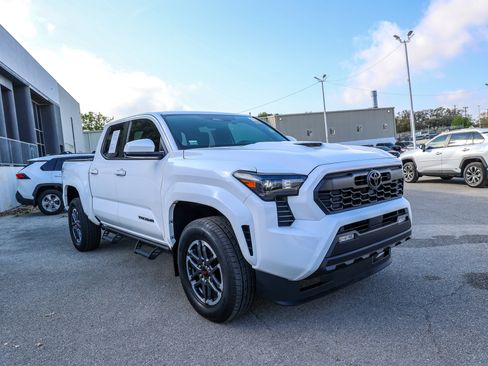 Certified 2024 Toyota Tacoma TRD Sport image 5