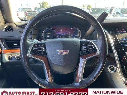 Used 2018 Cadillac Escalade ESV Luxury AWD/4WD image 23