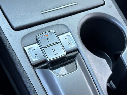 Used 2022 Hyundai Kona Limited image 29