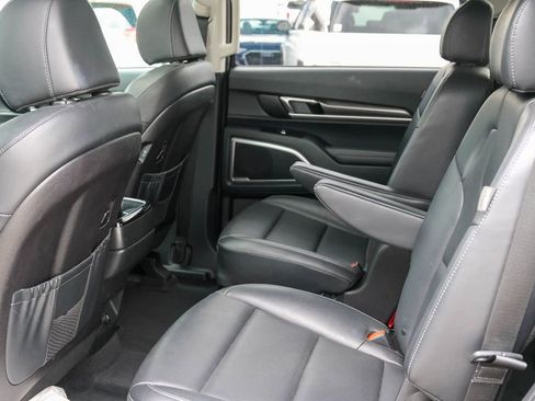 Used 2025 Kia Telluride S image 14