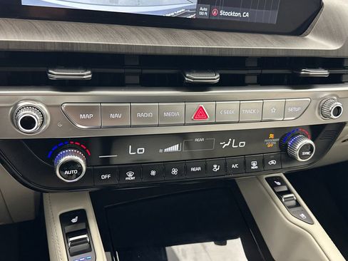 Used 2024 Kia Telluride EX image 21