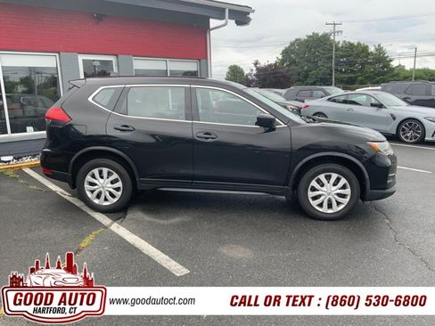 Used 2017 Nissan Rogue S AWD/4WD image 4