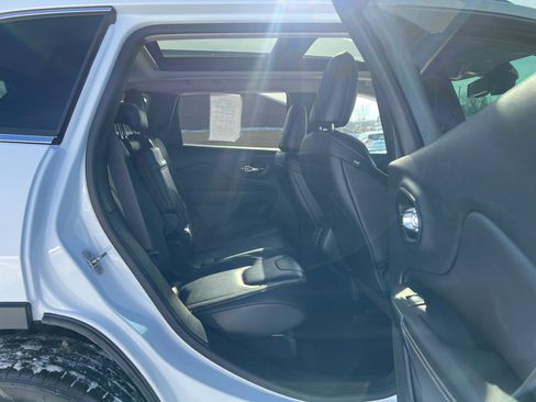 Used 2016 Jeep Cherokee Limited image 41