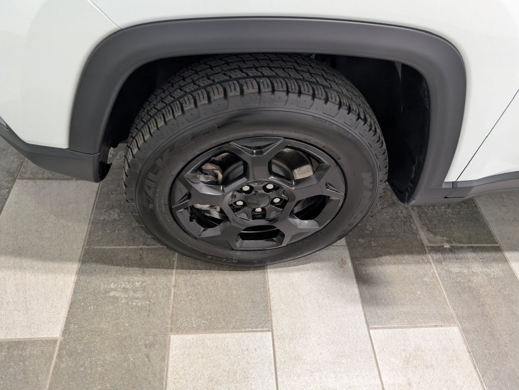 Used 2023 Jeep Compass Trailhawk w/ Trailhawk Elite Group AWD/4WD image 7