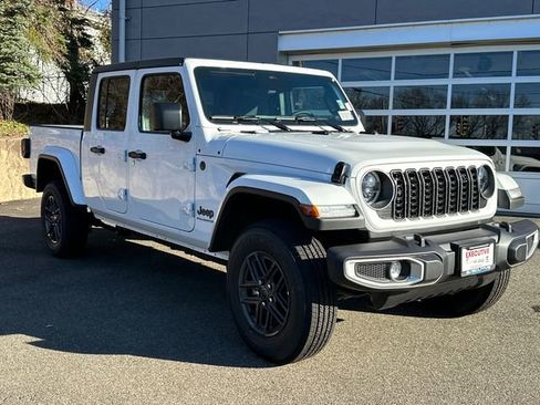 New 2026 Jeep Gladiator Sport AWD/4WD image 5
