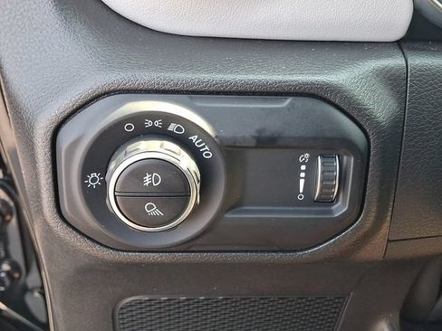 Used 2023 Jeep Gladiator Overland AWD/4WD image 24