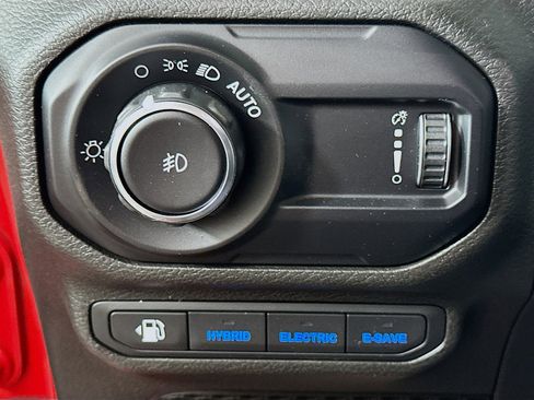 Used 2023 Jeep Wrangler Unlimited w/ Cold Weather Group image 17