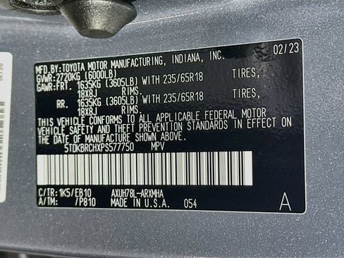 Used 2023 Toyota Highlander XLE AWD/4WD image 32