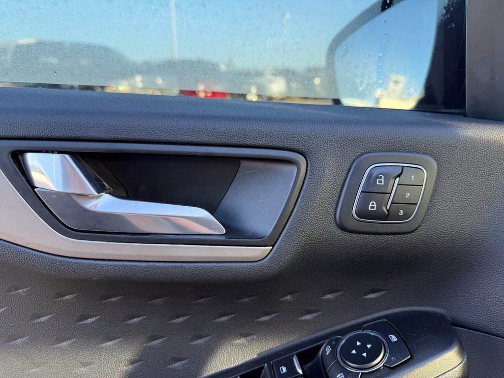 Used 2020 Ford Escape SEL FWD image 16