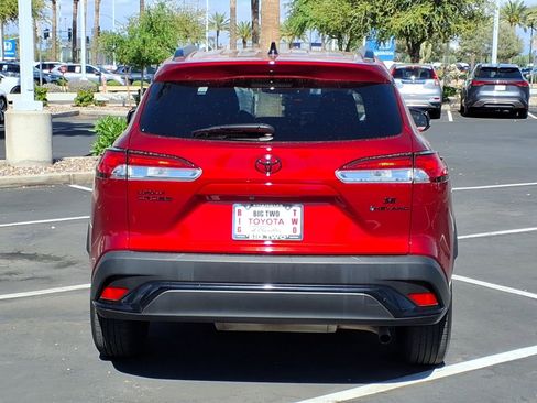 Certified 2025 Toyota Corolla Cross SE w/ Moonroof Package image 5
