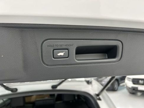 Certified 2025 Honda Pilot Black Edition image 34