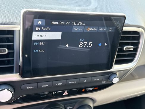 New 2026 Hyundai Venue SEL image 17