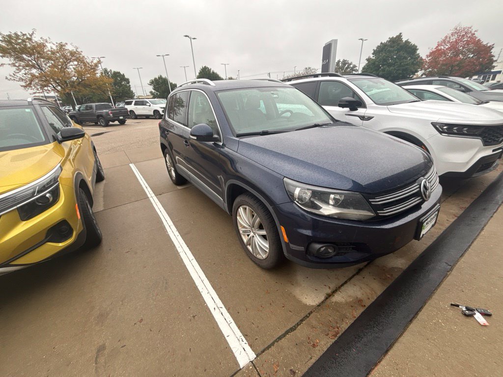 Used 2014 Volkswagen Tiguan SE AWD/4WD image 2