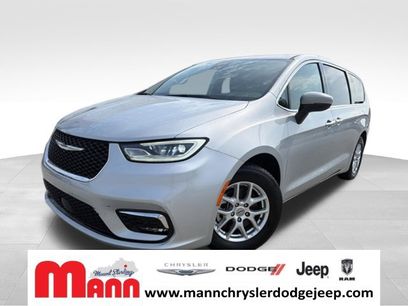 Used 2023 Chrysler Pacifica Touring-L