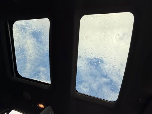 Used 2018 Ford Explorer Platinum image 19