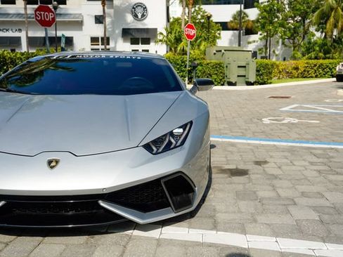 Used 2015 Lamborghini Huracan LP 610-4 AWD/4WD image 8