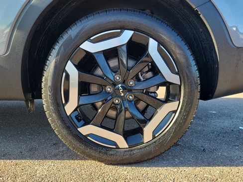 Used 2024 Kia Telluride S image 5