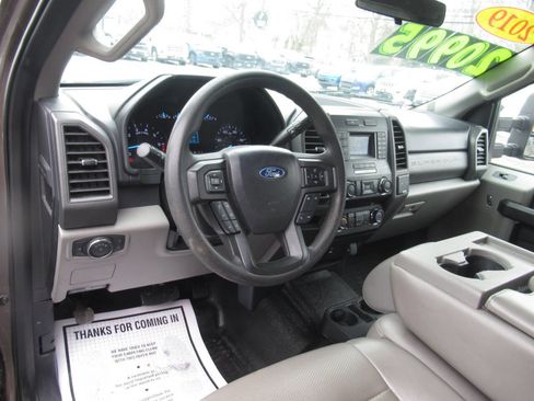 Used 2019 Ford F250 XL w/ Power Equipment Group image 18