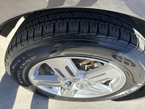 Used 2012 Honda Odyssey Touring image 18