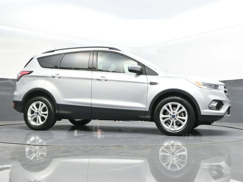 Used 2018 Ford Escape SE image 43