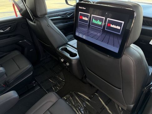 Used 2023 GMC Yukon XL Denali w/ Advanced Technology Package AWD/4WD image 22