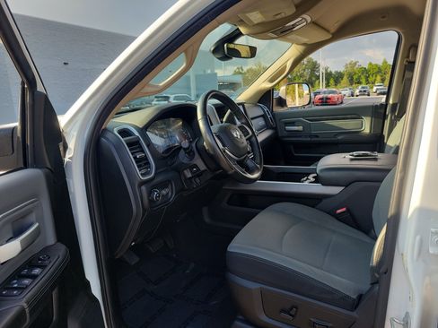 Used 2020 RAM 3500 Big Horn w/ Level 1 Equipment Group AWD/4WD image 16