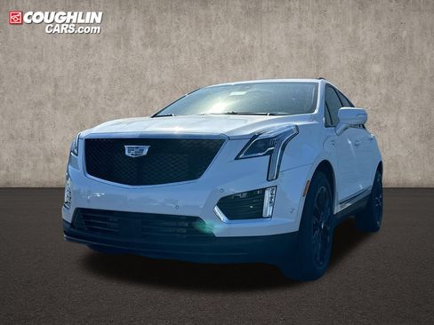 New 2025 Cadillac XT5 Sportv w/ LPO, Blue Accent Package AWD/4WD image 3