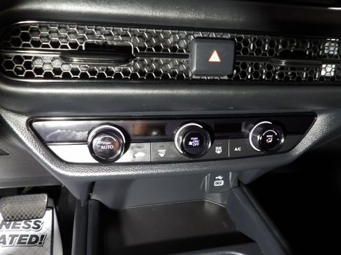 Used 2025 Honda HR-V LX image 15