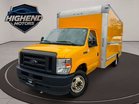 Used 2022 Ford E-350 and Econoline 350 Super Duty RWD image 2