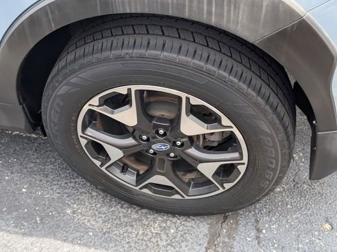 Used 2019 Subaru Crosstrek 2.0i Premium w/ Moonroof Package AWD/4WD image 17