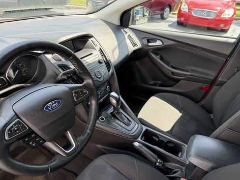 Used 2015 Ford Focus SE w/ SE Sport Package FWD image 8